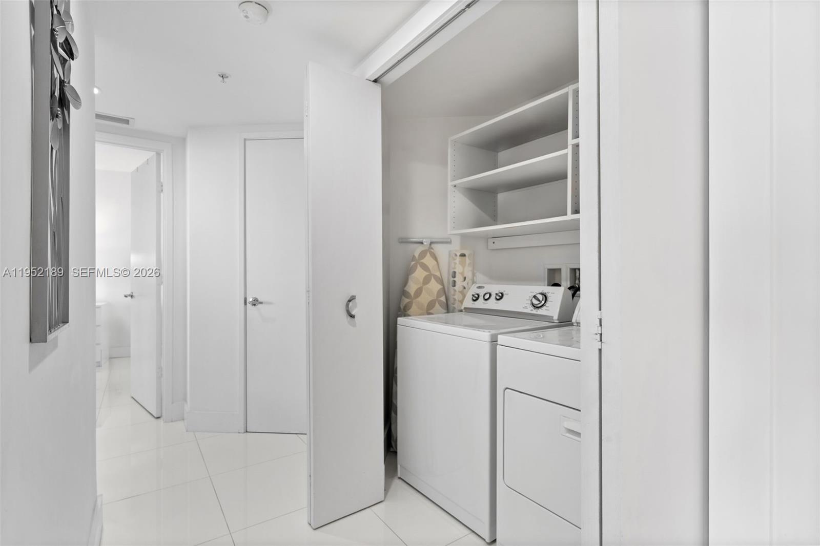 ST TROPEZ ON THE BAY III - Residential