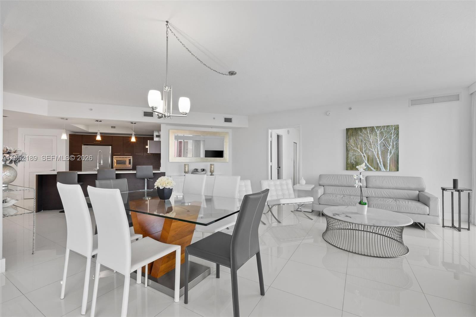 ST TROPEZ ON THE BAY III - Residential