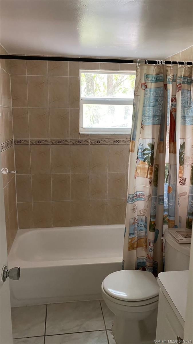 GROVES EDGE CONDO - Residential Lease