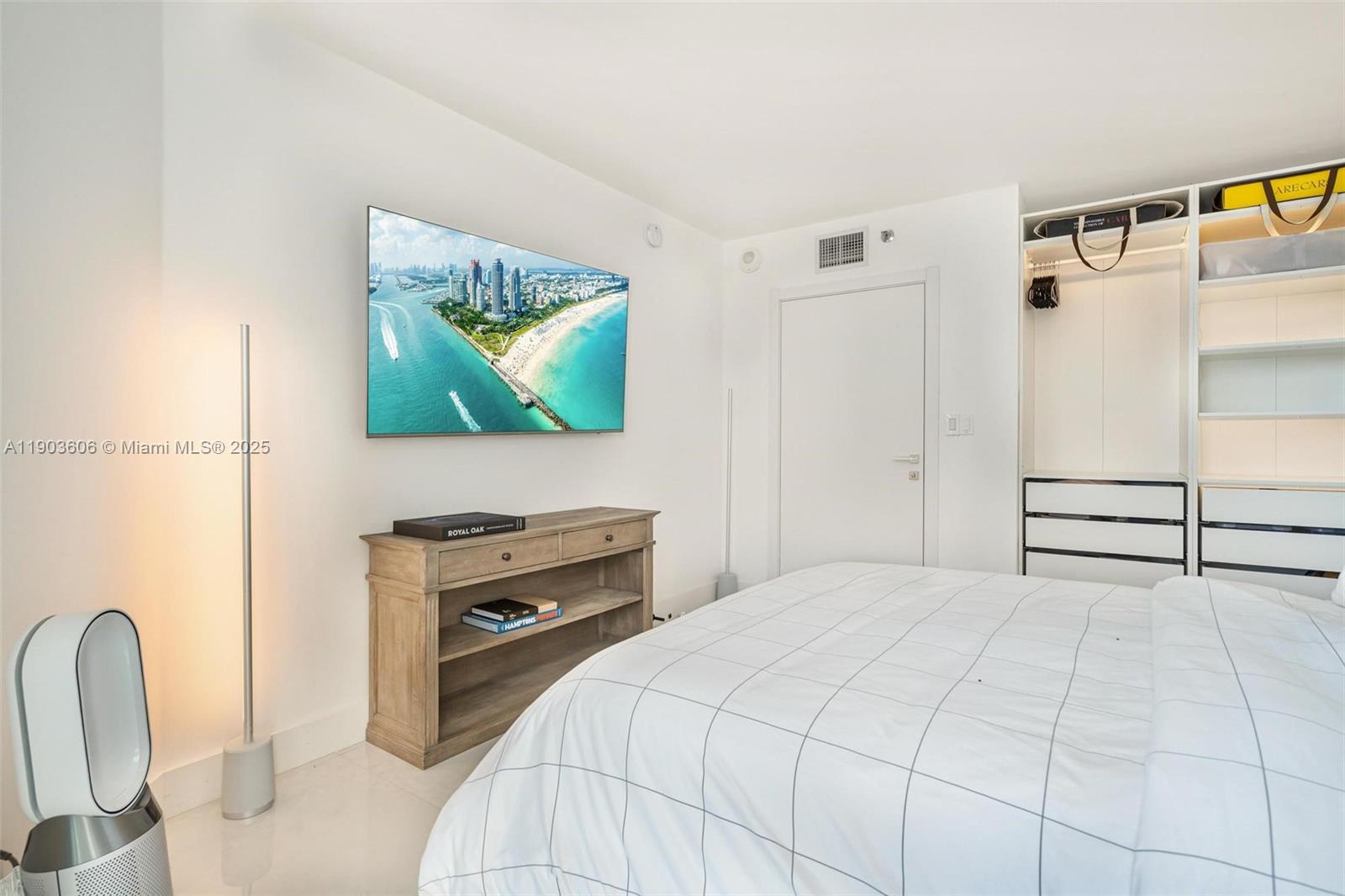 OCEANIA III CONDO - Residential