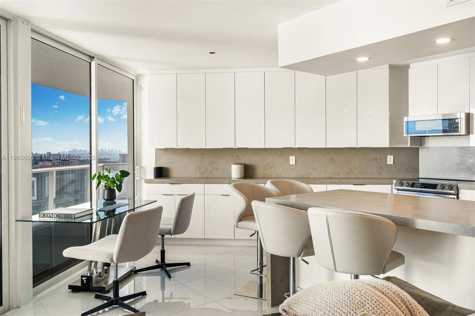 OCEANIA III CONDO - Residential