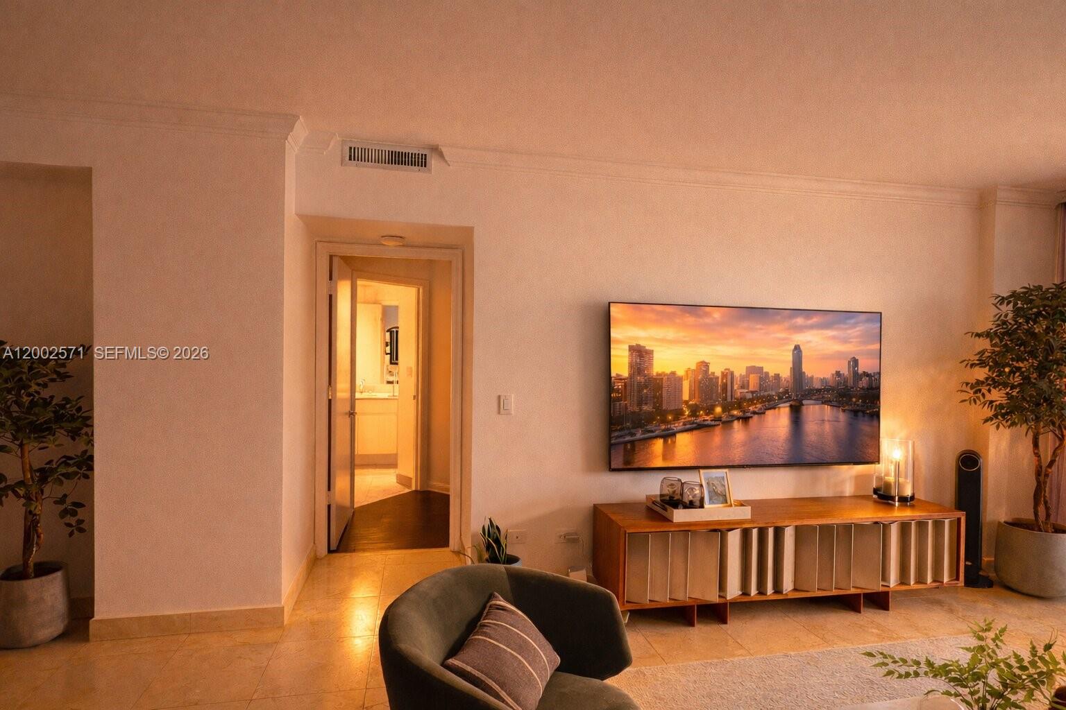 848 Brickell Key Dr 905