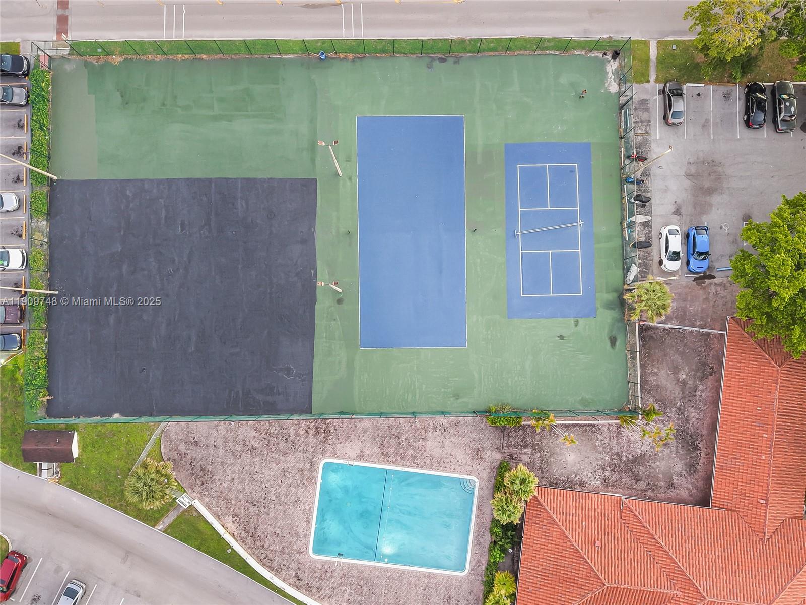 MANORS OF INVERRARY I-10 - Residential