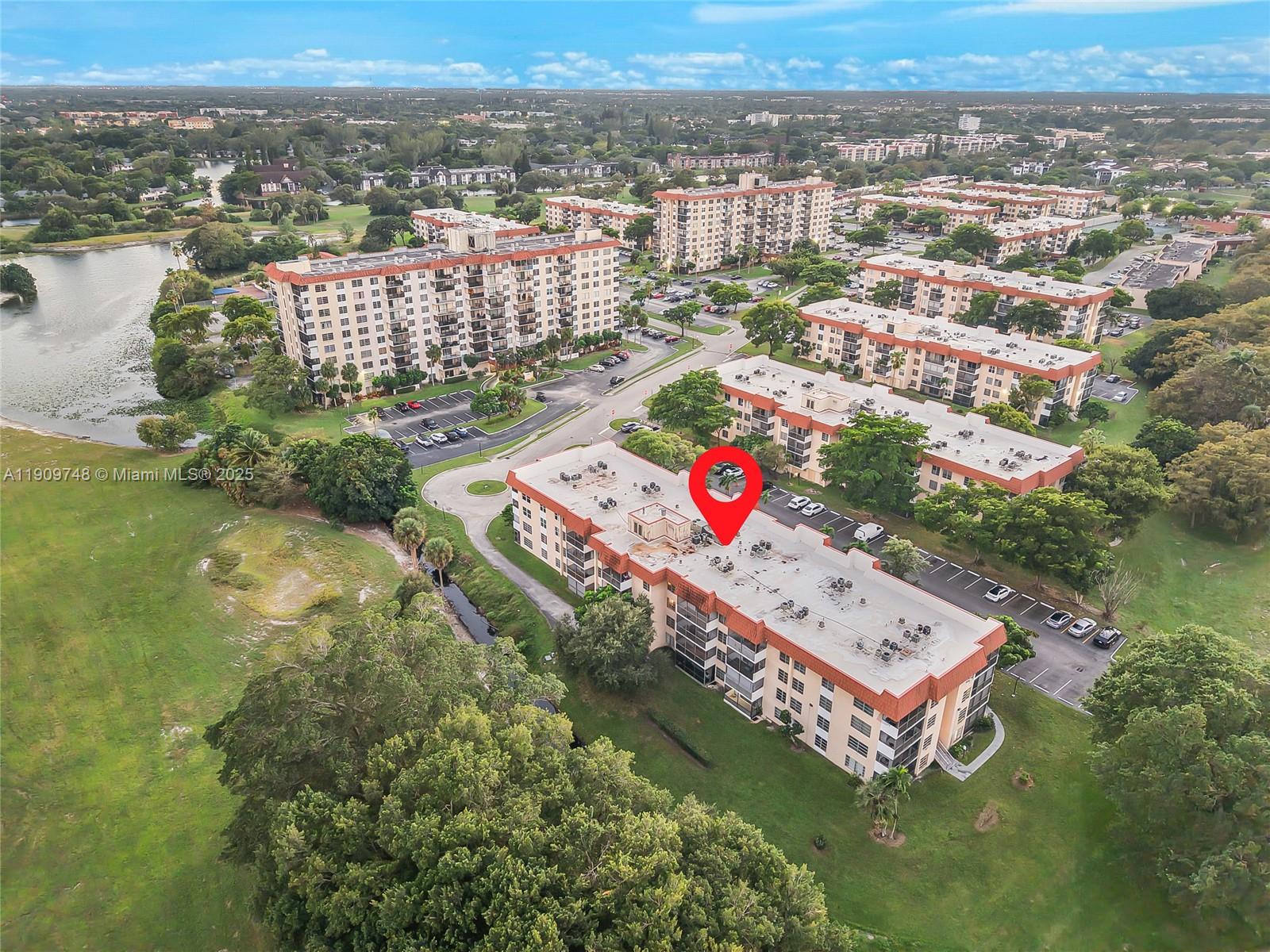 MANORS OF INVERRARY I-10 - Residential