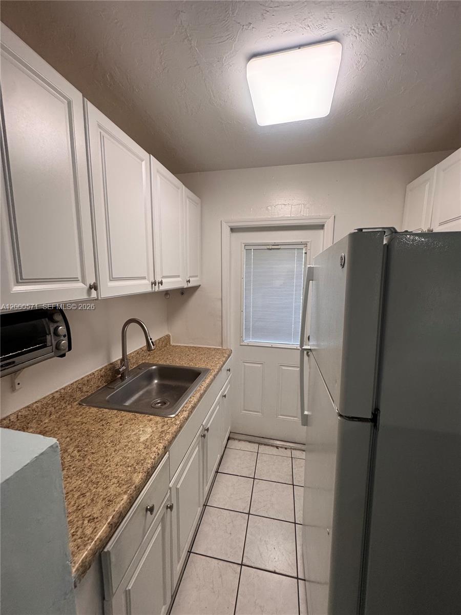 LAUDERDALE BEACH - Residential Lease