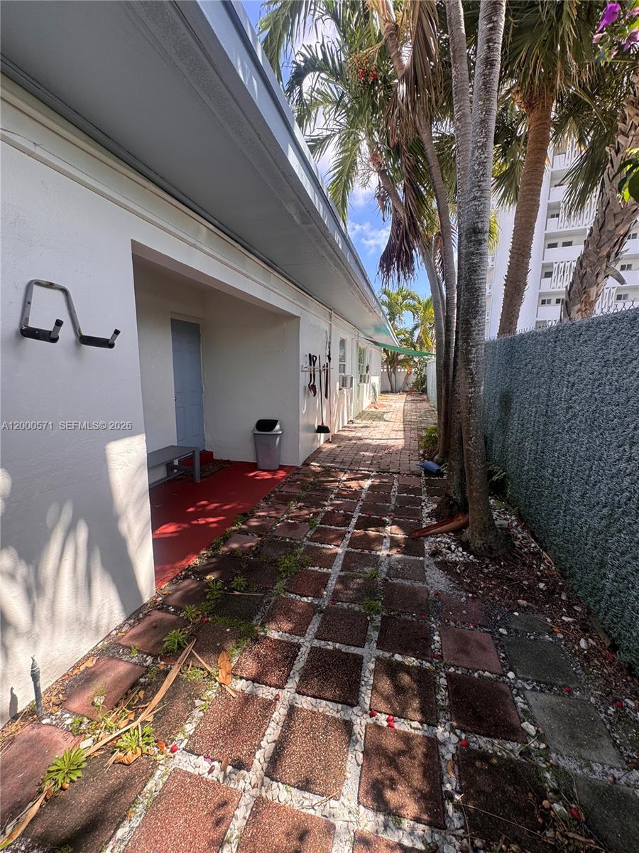 LAUDERDALE BEACH - Residential Lease