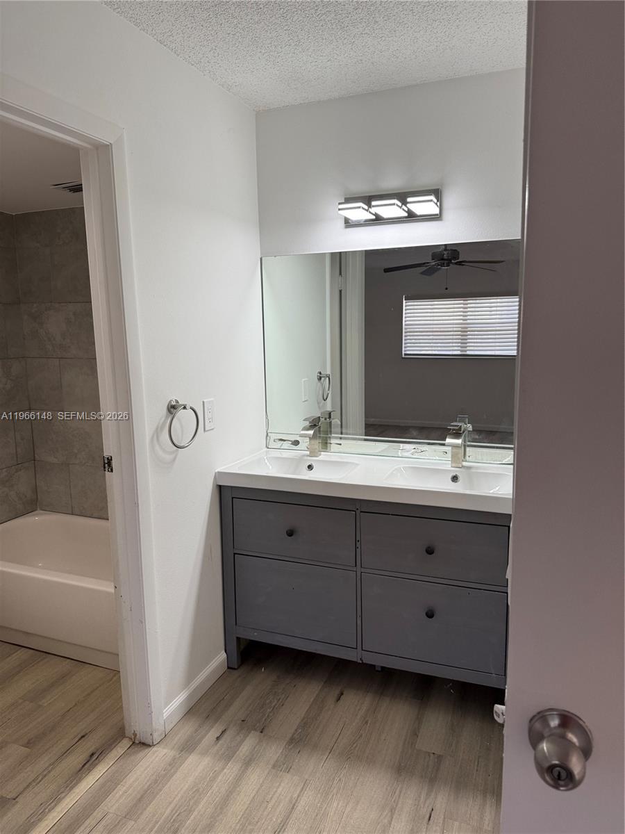 Falls of Inverrrary - Residential