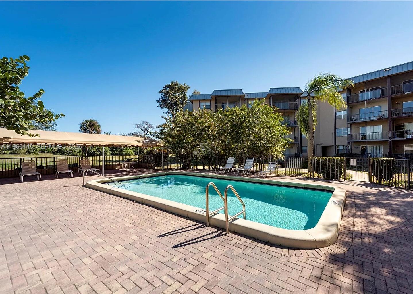 Falls of Inverrrary - Residential