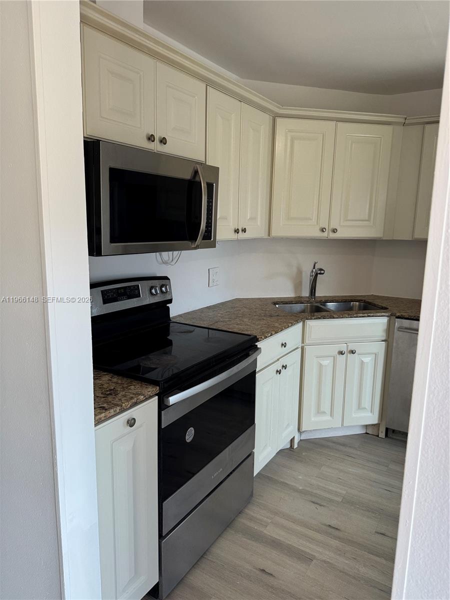 Falls of Inverrrary - Residential