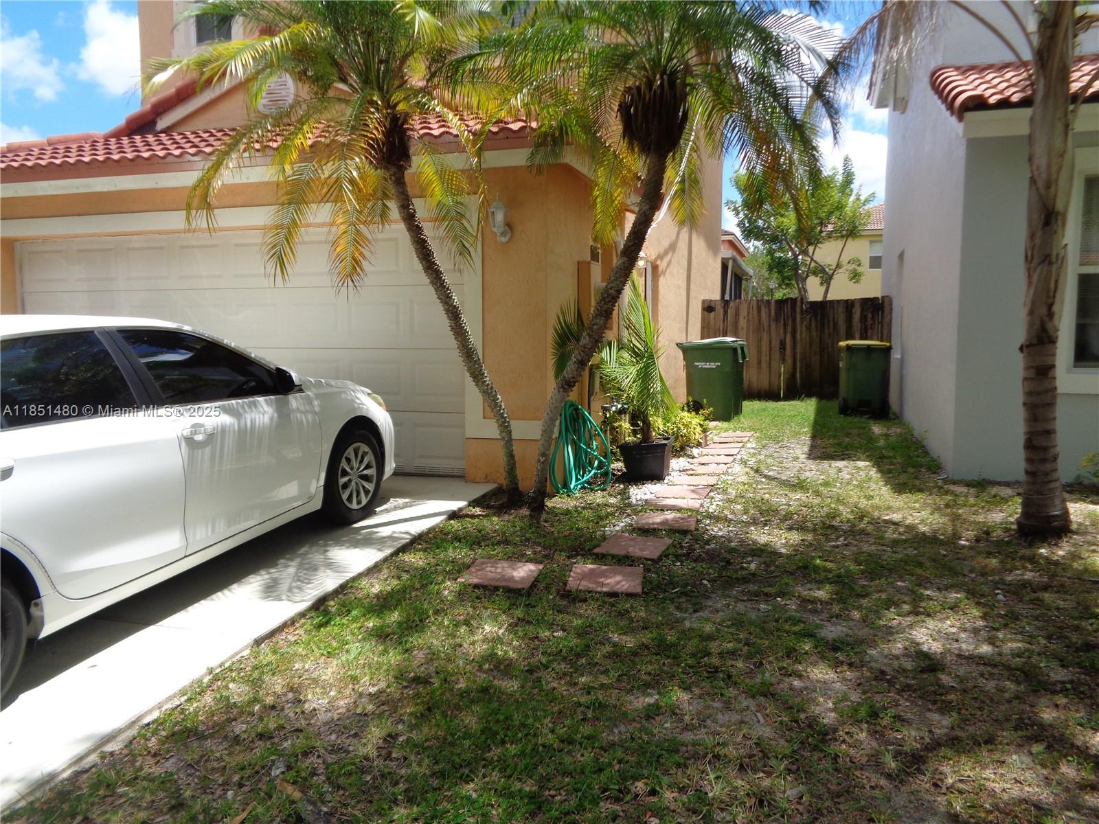 At Least 1 Bedroom Ground Level, Entry Level, Primary Bedroom Ground Level
Subdivision Info:Community Tennis Courts, Golf Equity Available,Pickelball, Other Membership Available, Picnic Area, Security Patrol, Sidewalks.
Included WIFI, water and electricity and one parking,
