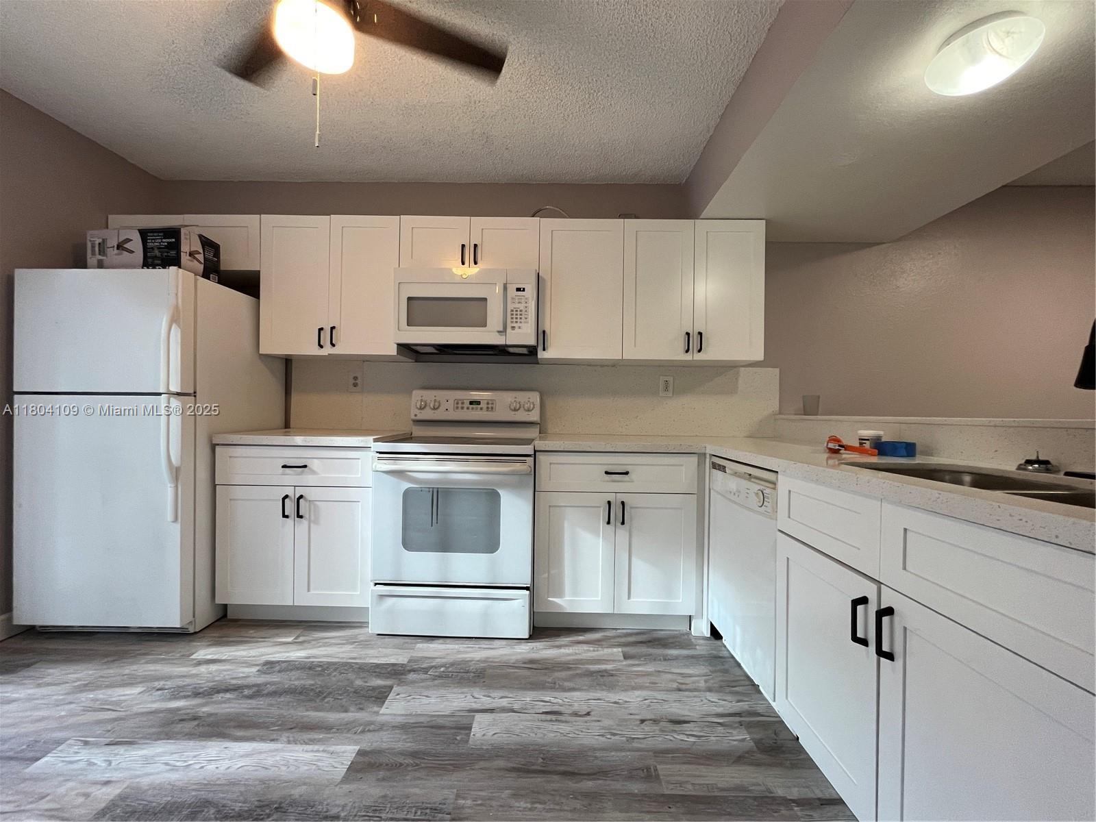 843 Crystal Lake Dr, Deerfield Beach, Broward County, Florida - 2 Bedrooms  
2 Bathrooms - 