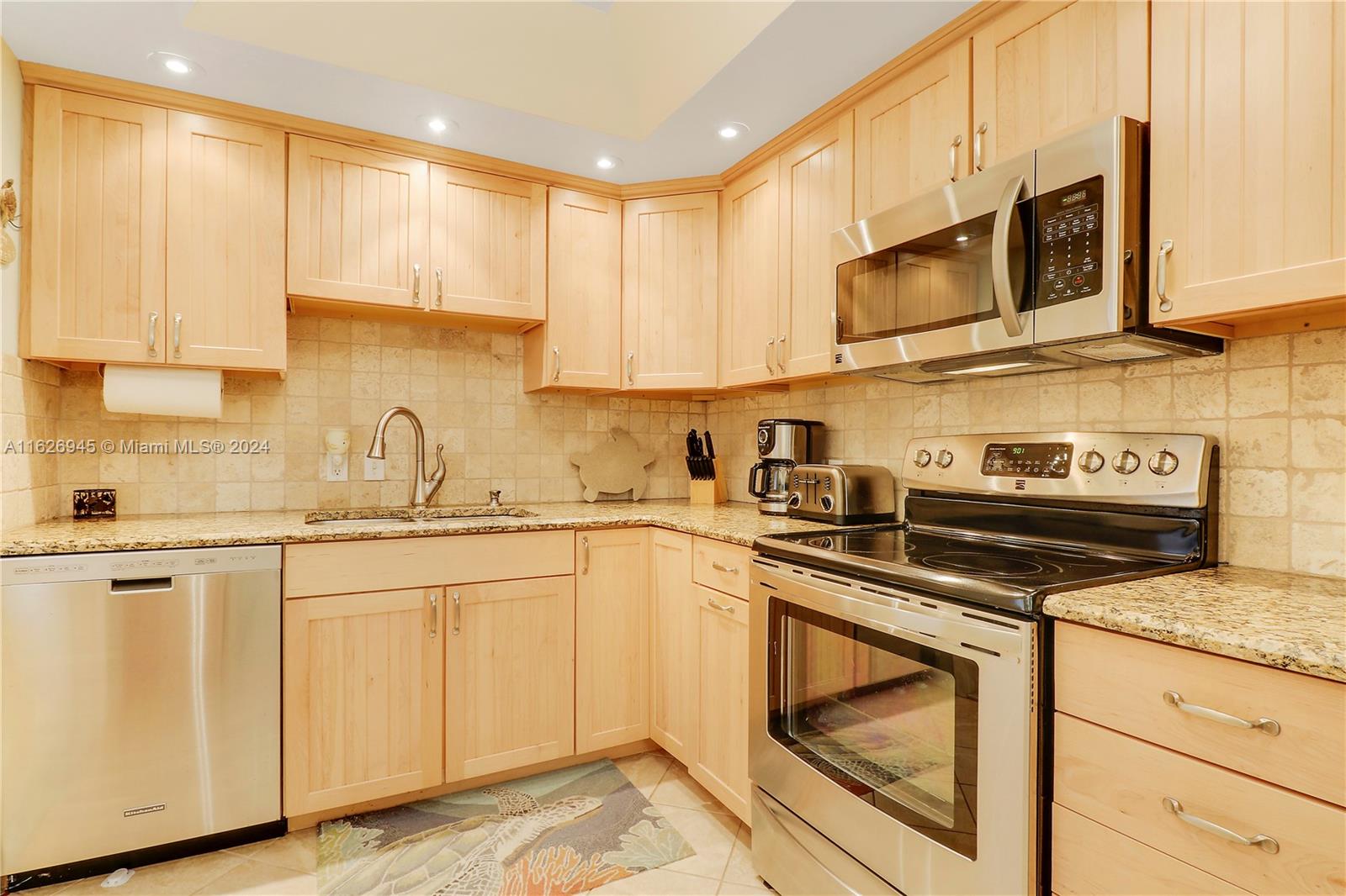 OCEAN VILLAS CONDO APTS - Residential Lease