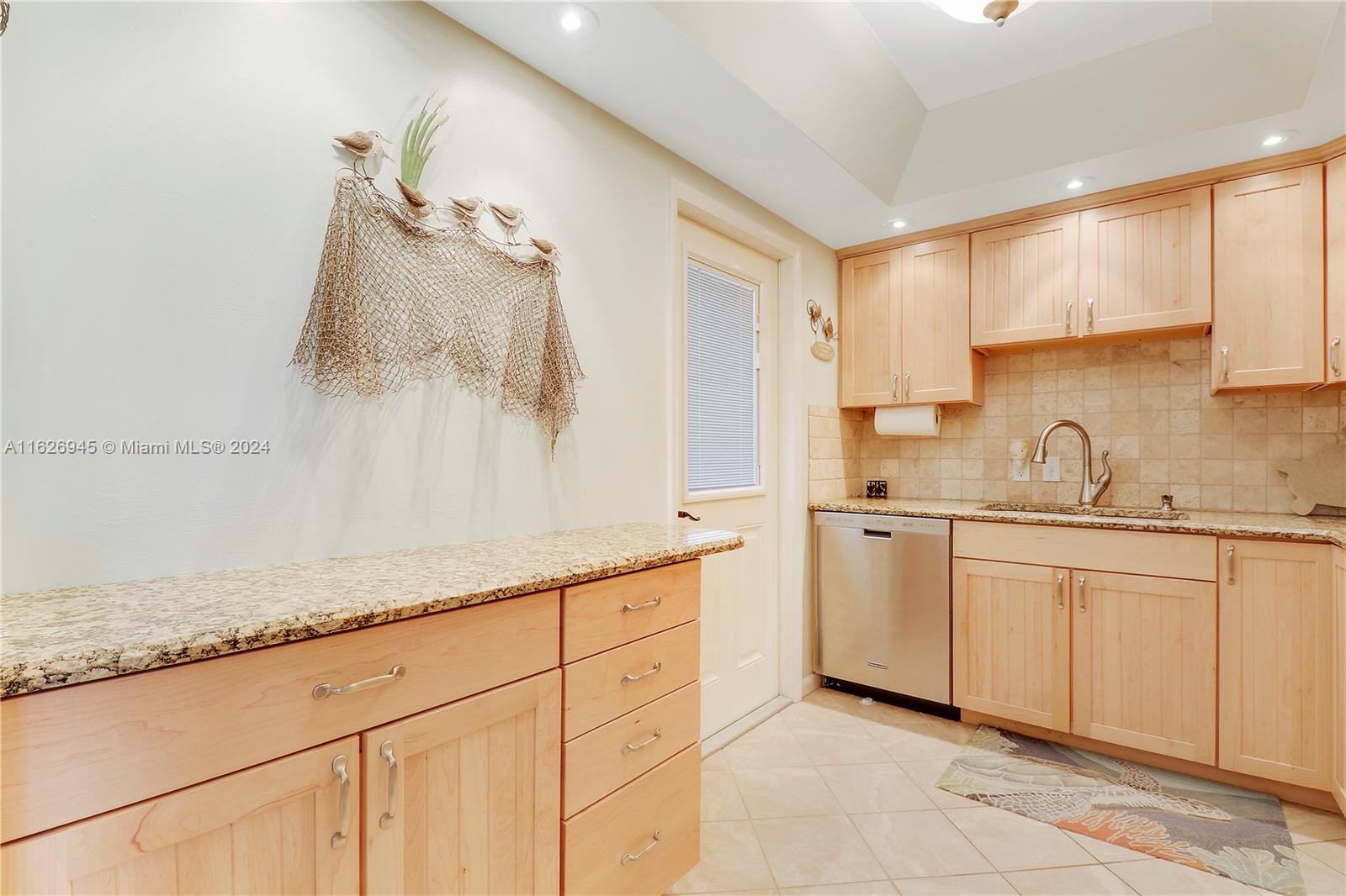 OCEAN VILLAS CONDO APTS - Residential Lease