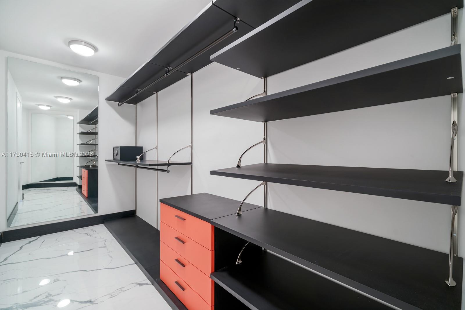 18555 COLLINS AVENUE COND - Residential