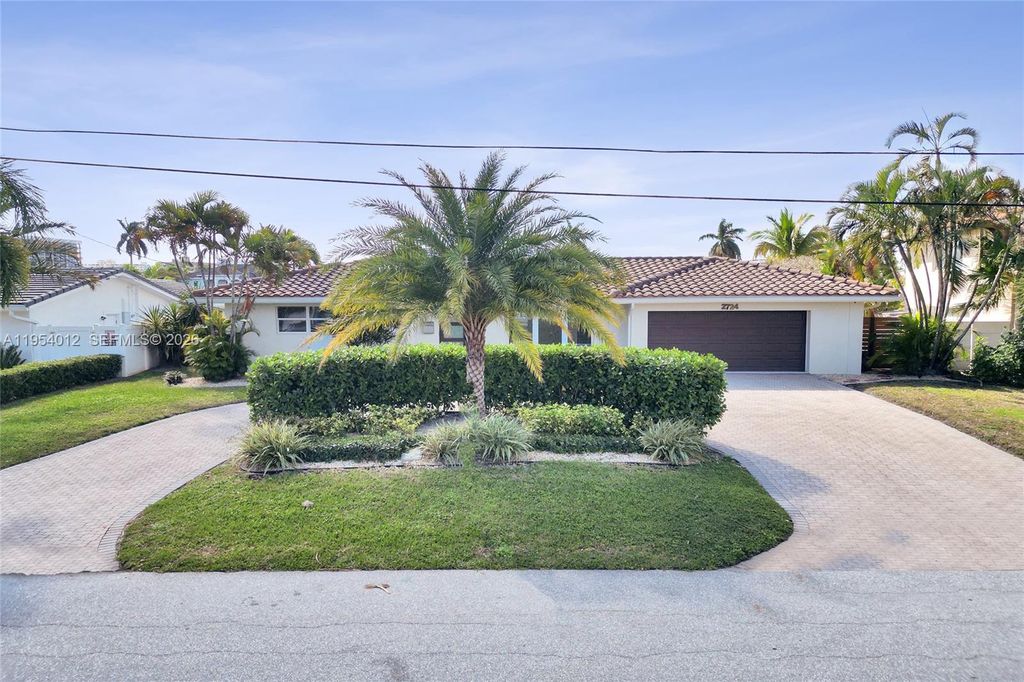 Photo of 2724 NE 10th St, Pompano Beach, FL 33062 (MLS # A11954012)