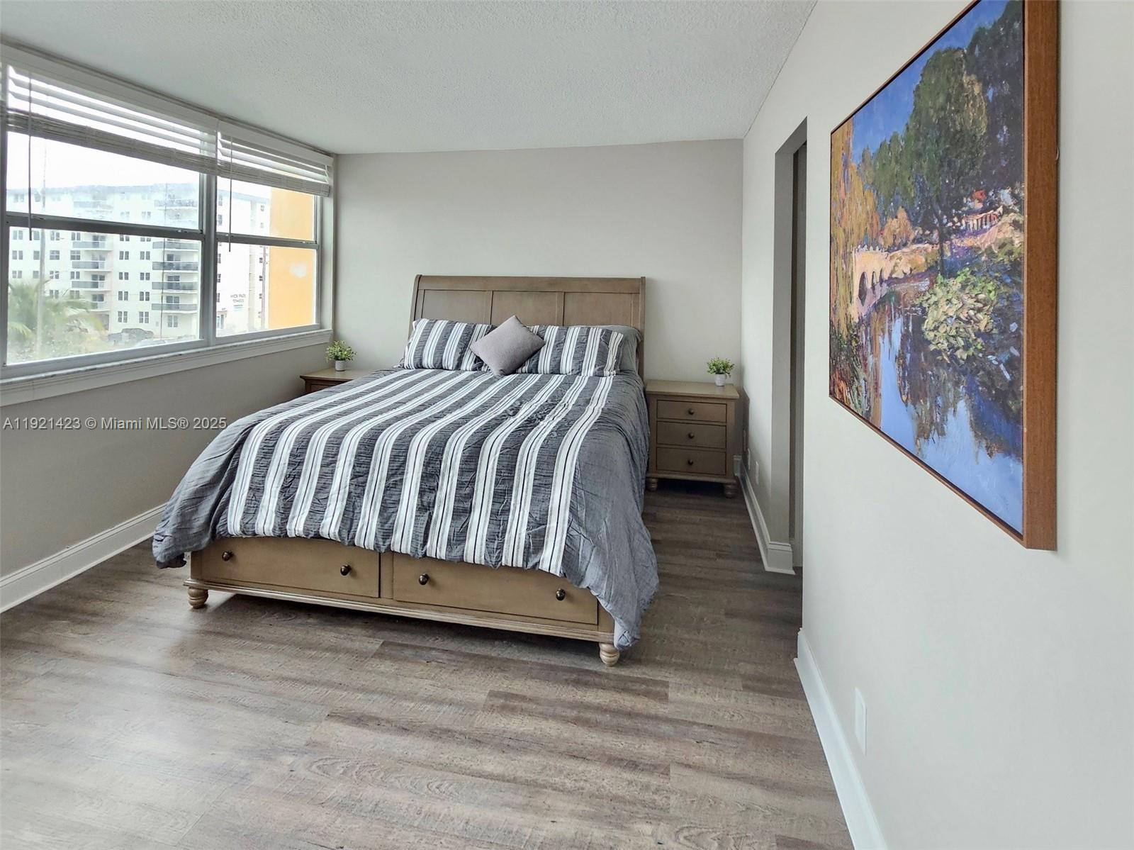 TRAFALGAR TOWERS CONDOMIN - Residential Lease