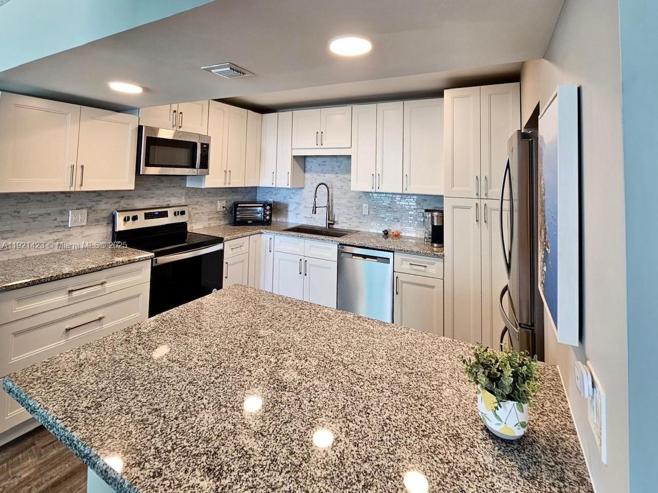 TRAFALGAR TOWERS CONDOMIN - Residential Lease