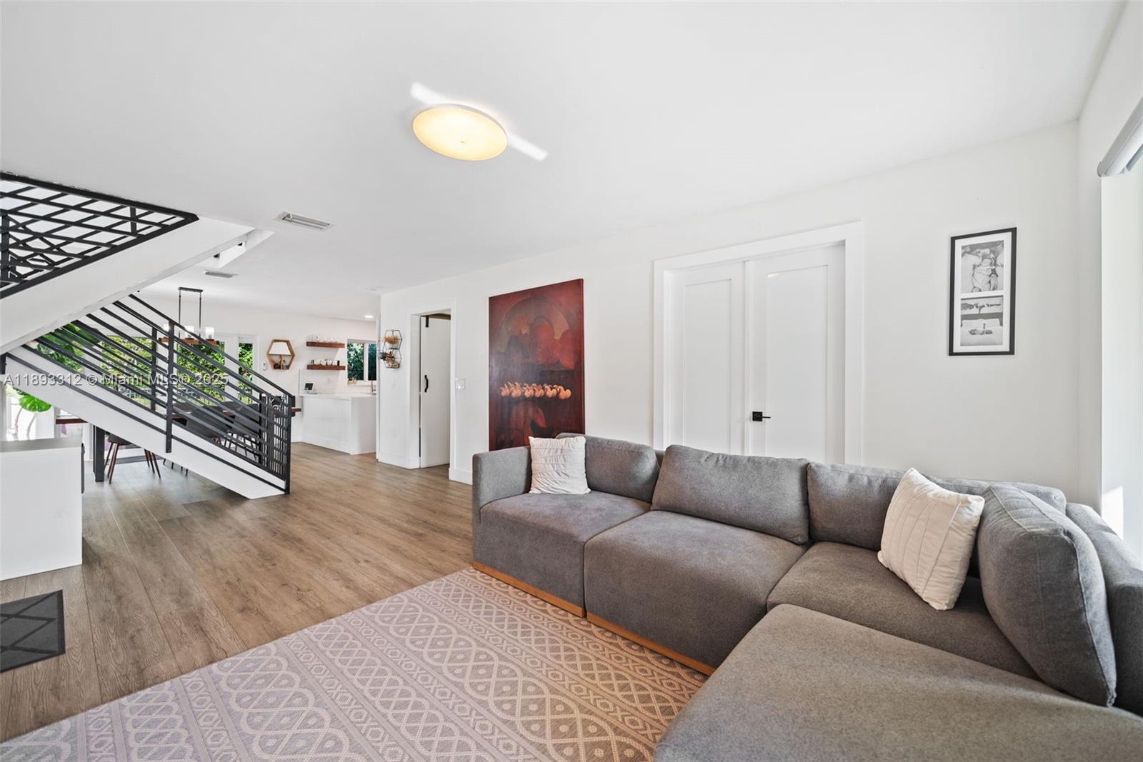 HAMPTON LAKES - Residential