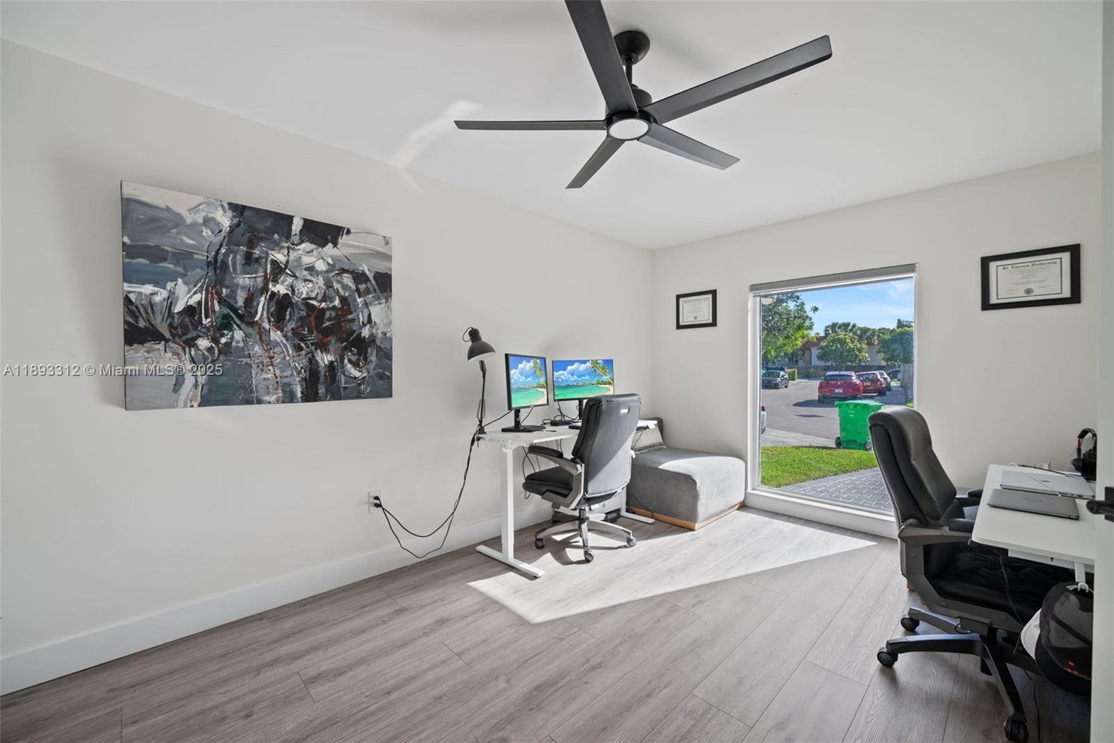 HAMPTON LAKES - Residential