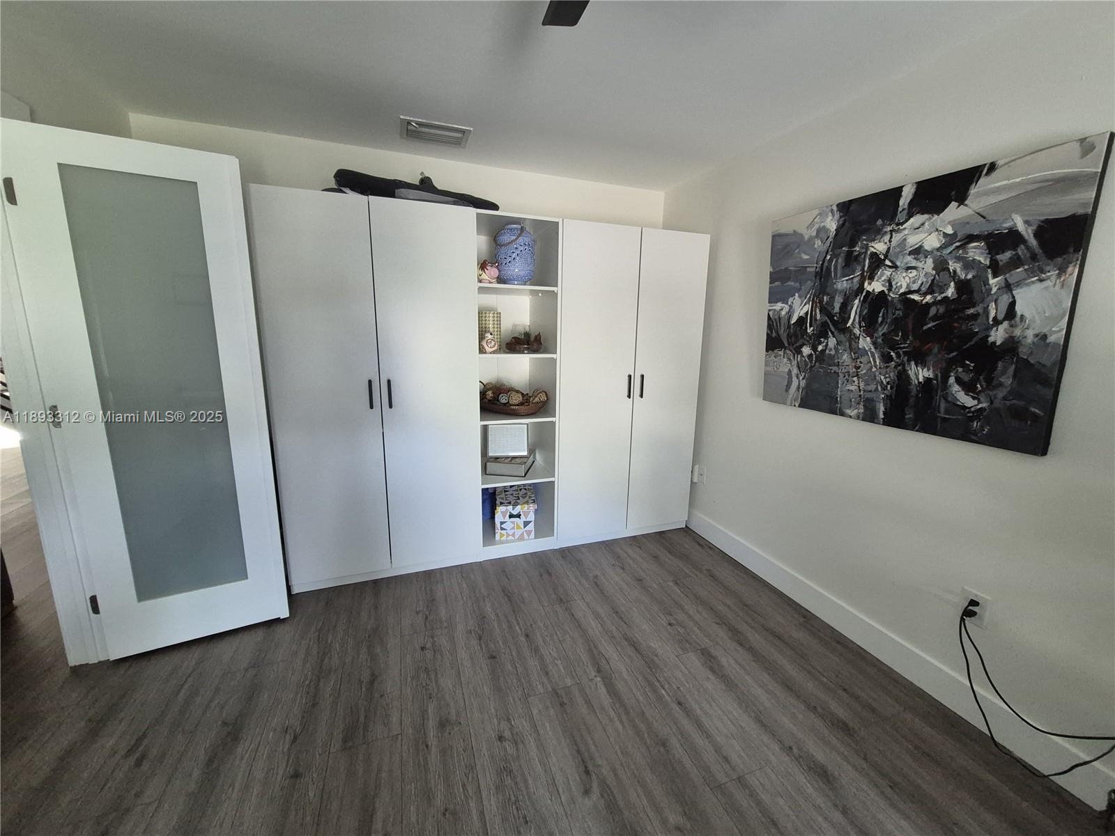 HAMPTON LAKES - Residential