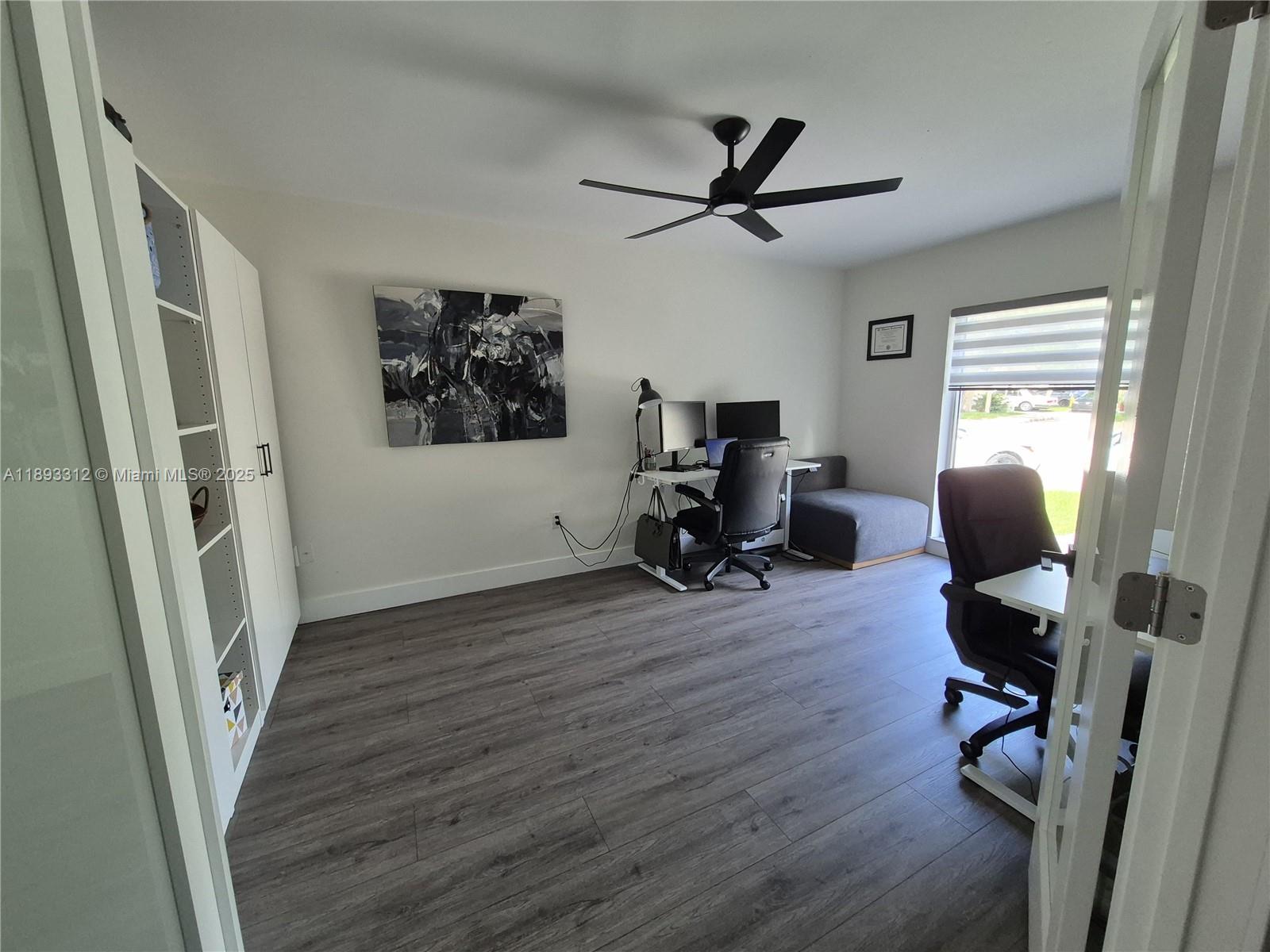 HAMPTON LAKES - Residential