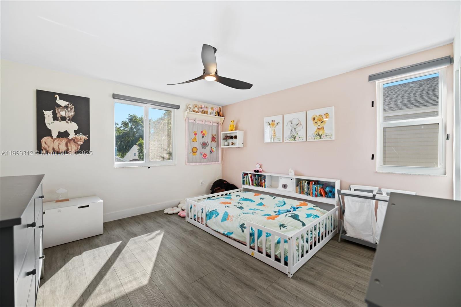 HAMPTON LAKES - Residential