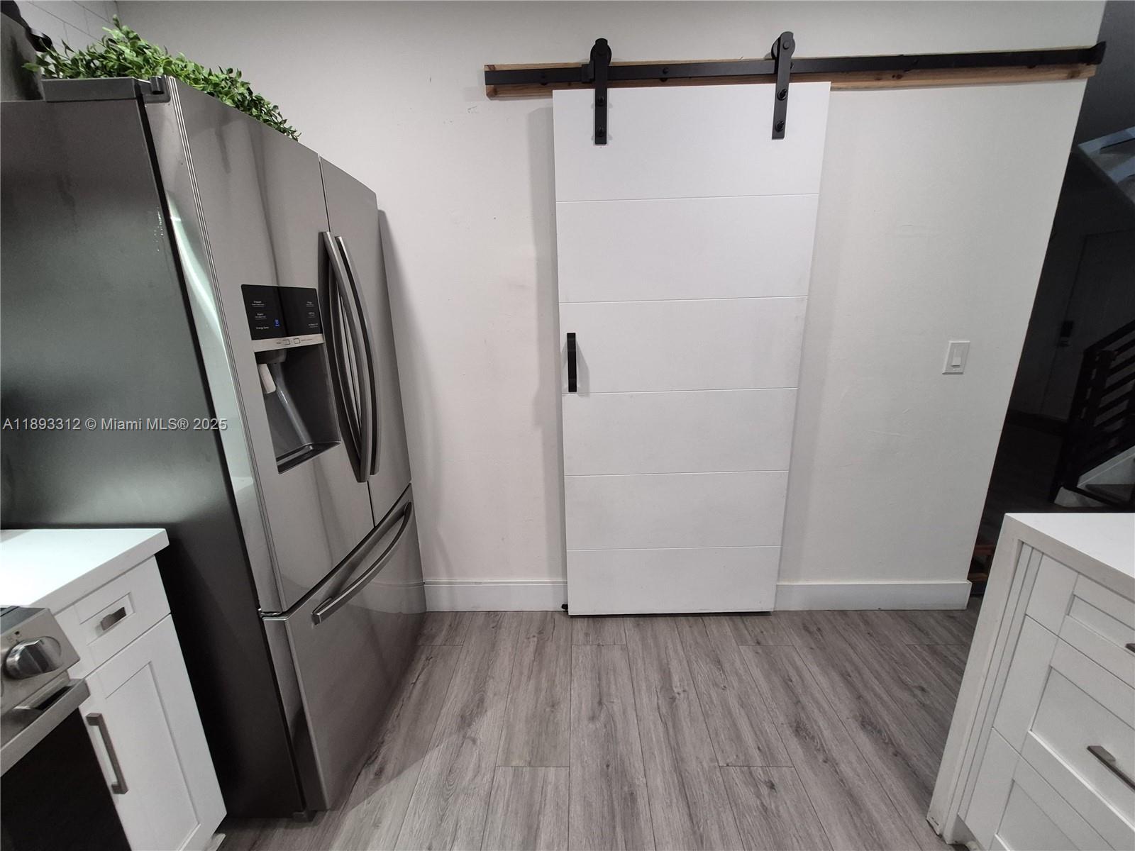 HAMPTON LAKES - Residential