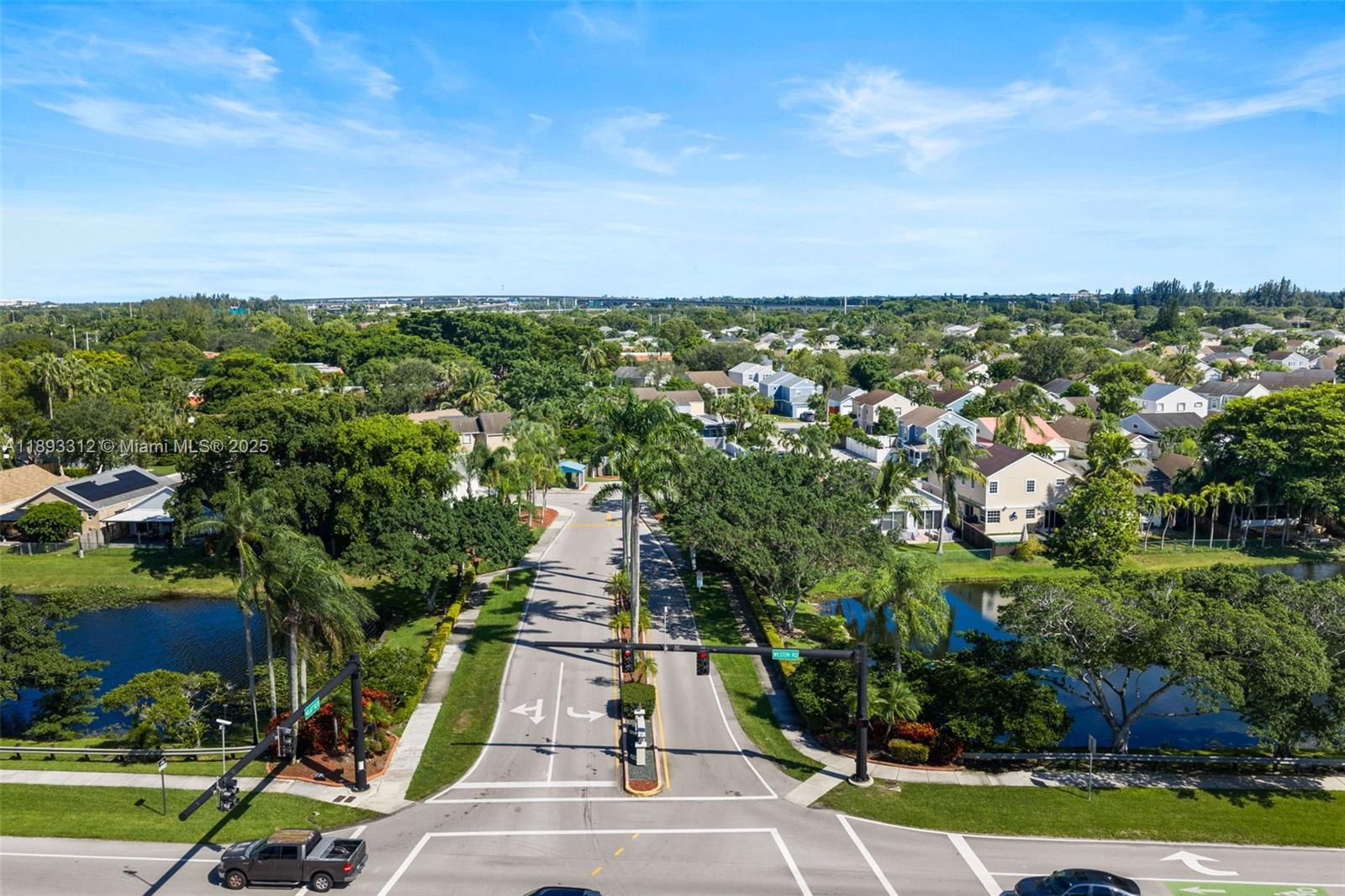 HAMPTON LAKES - Residential