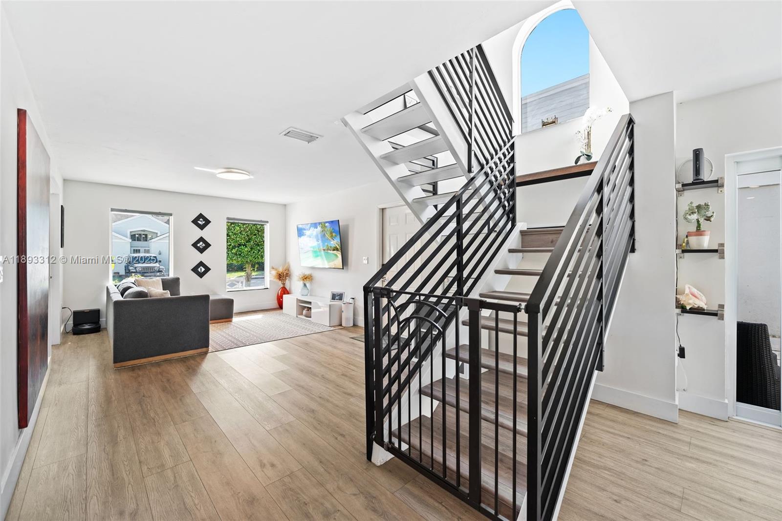 HAMPTON LAKES - Residential