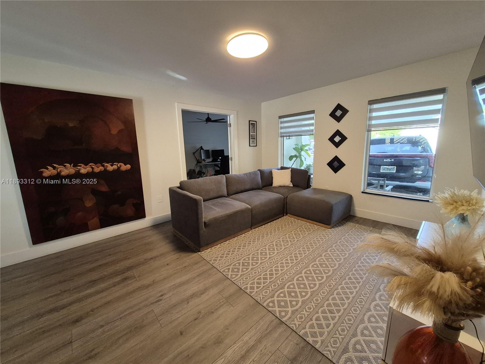 HAMPTON LAKES - Residential