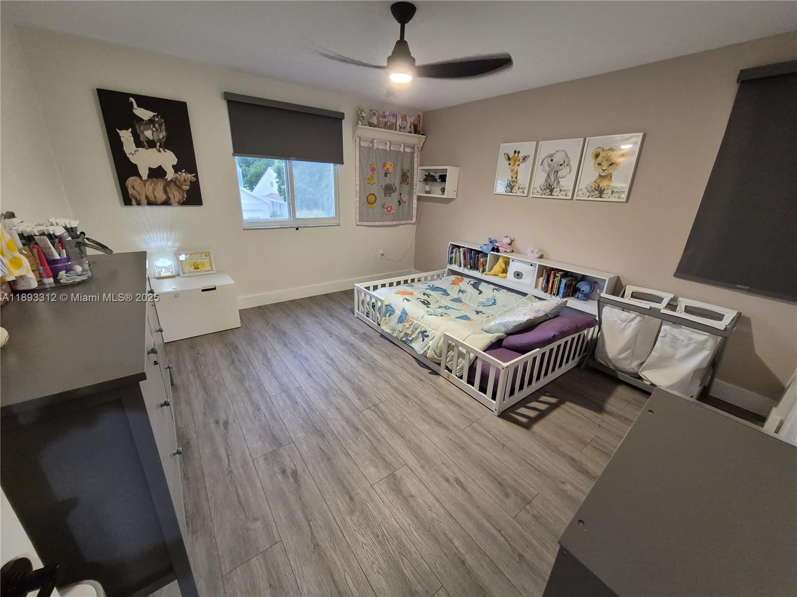 HAMPTON LAKES - Residential