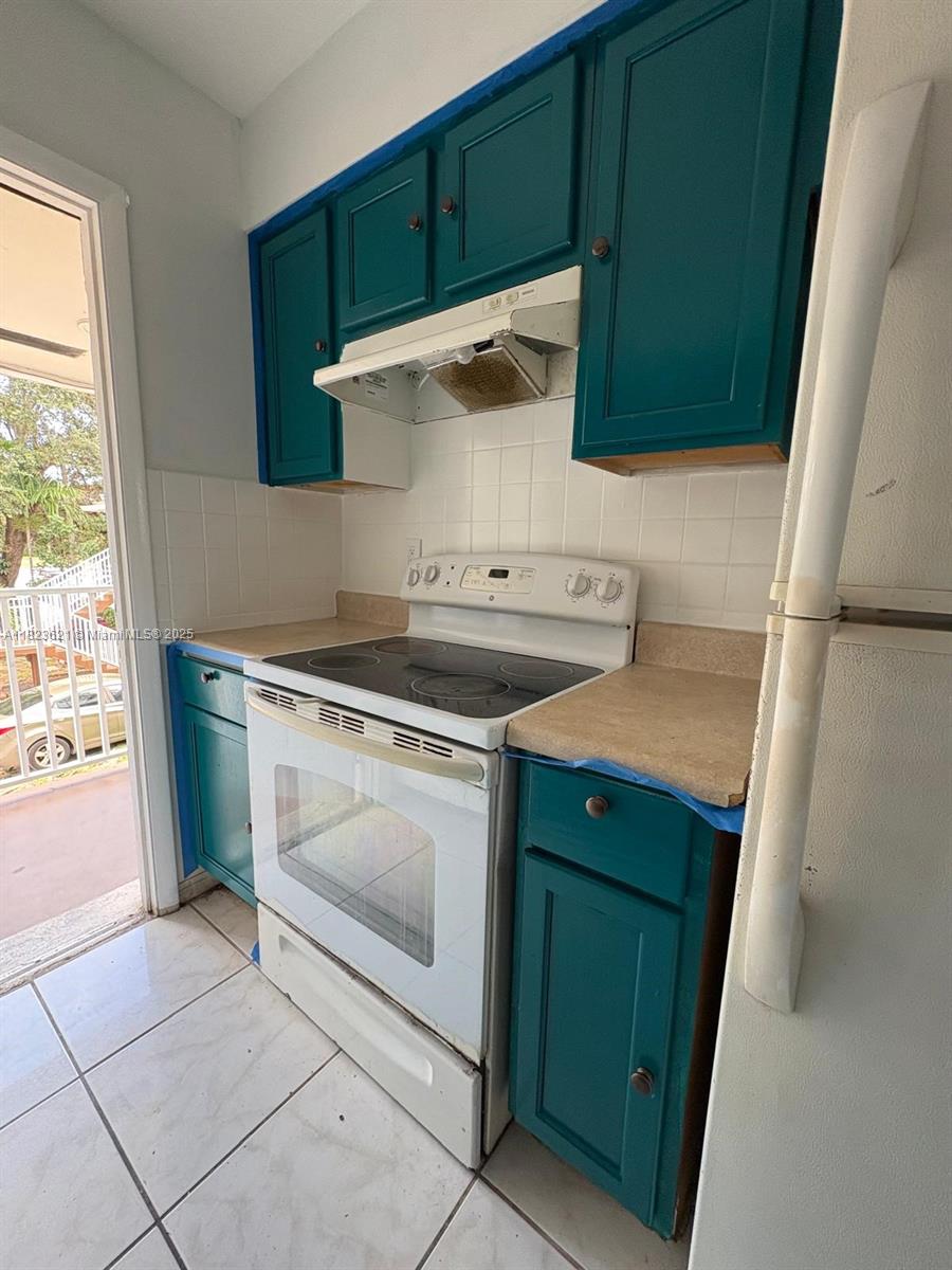 PELL MANOR CONDO - Residential Lease