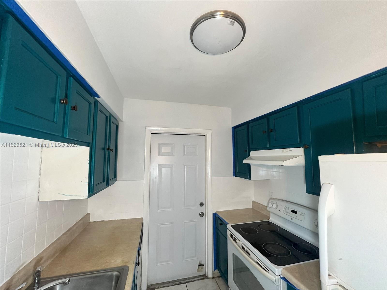 PELL MANOR CONDO - Residential Lease