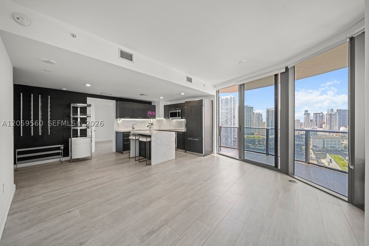 45 SW 9th St 2501