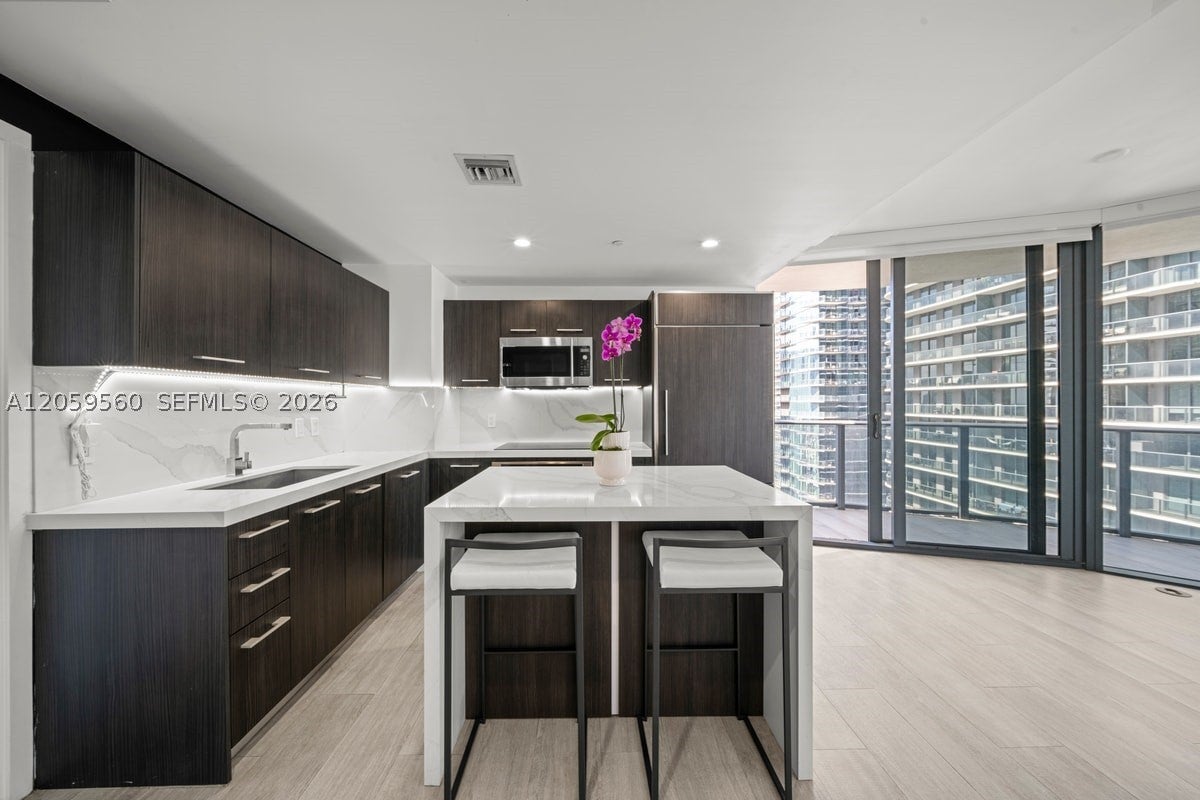 45 SW 9th St 2501