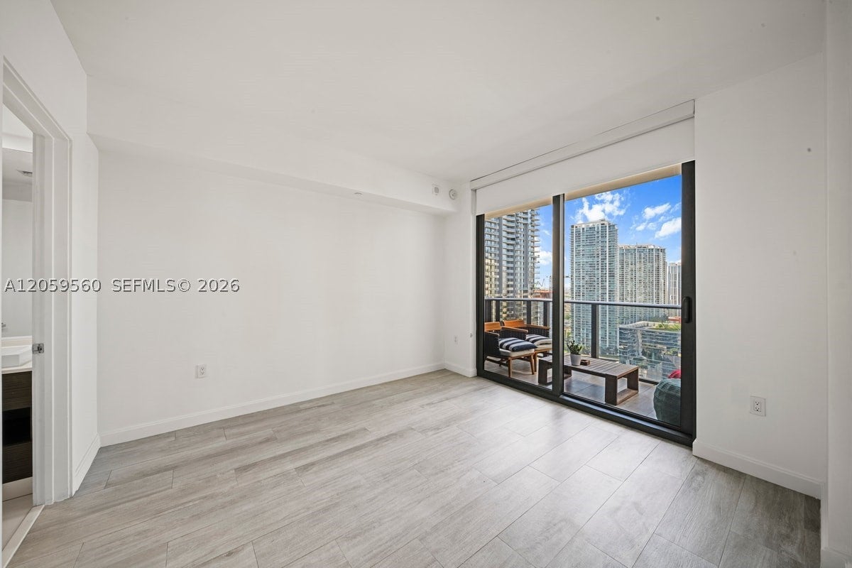 45 SW 9th St 2501