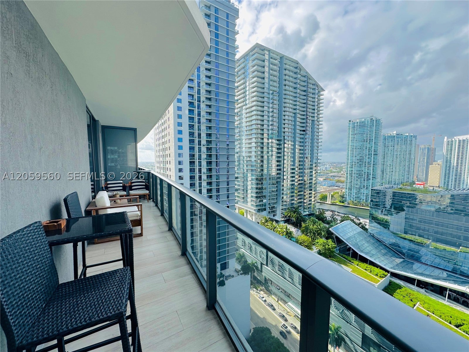 45 SW 9th St 2501