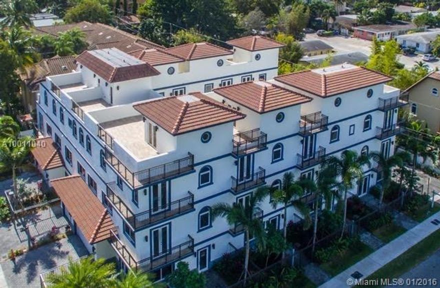Exceptional  New Construction Townhome in Victoria Park & near Las Olas & the BEACH. Beautiful finishes throughout. 3BD,3.5BA with attached 2 car garage and ROOFTOP Terrace. Unit ELEVATOR accesses all flrs. Kitchen has Stainless appls,quartz counters, beautiful cabinetry,Porcelain floors.LARGE DOGS OK,LEASE OFTEN. Live the exciting URBAN lifestyle this TH provides w/ Las Olas nightlife, the beach, Victoria Park, nearby shopping & much more. Sales center Thus.-Sun. See Broker Remarks