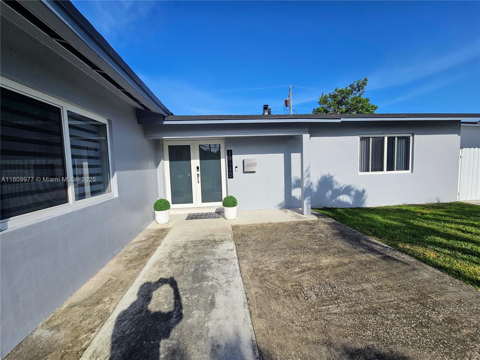 19115 Bel Aire Dr