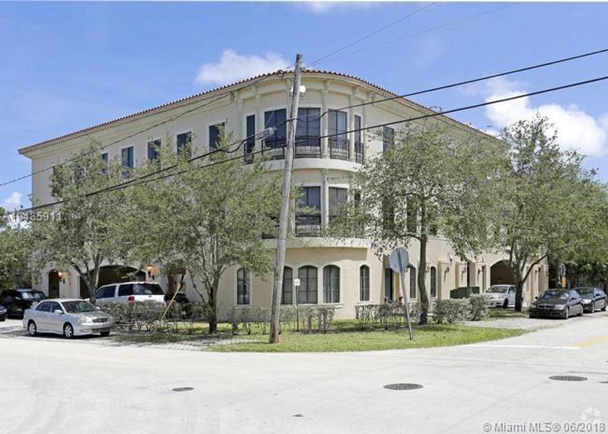 Excellent Investment Opportunity - Prime Office Building, fully leased well located building in desirable Palmetto Bay Business District.  Office building is located one block east of US 1, proximate to the Palmetto Bay City Hall, Baptist Hospital and Nicklaus Children's Hospital.