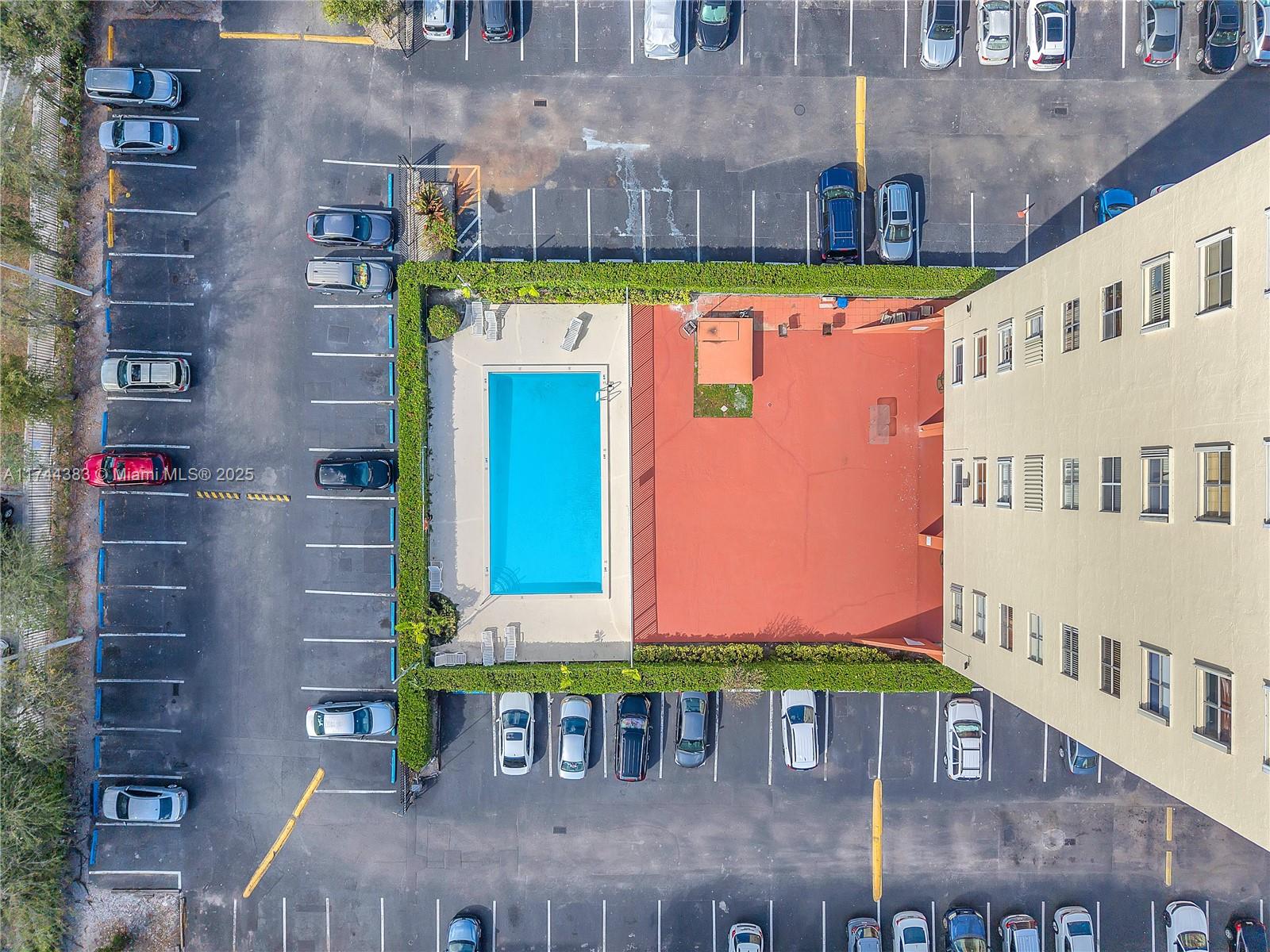 PLAZA OF WESTLAND CONDO - Residential