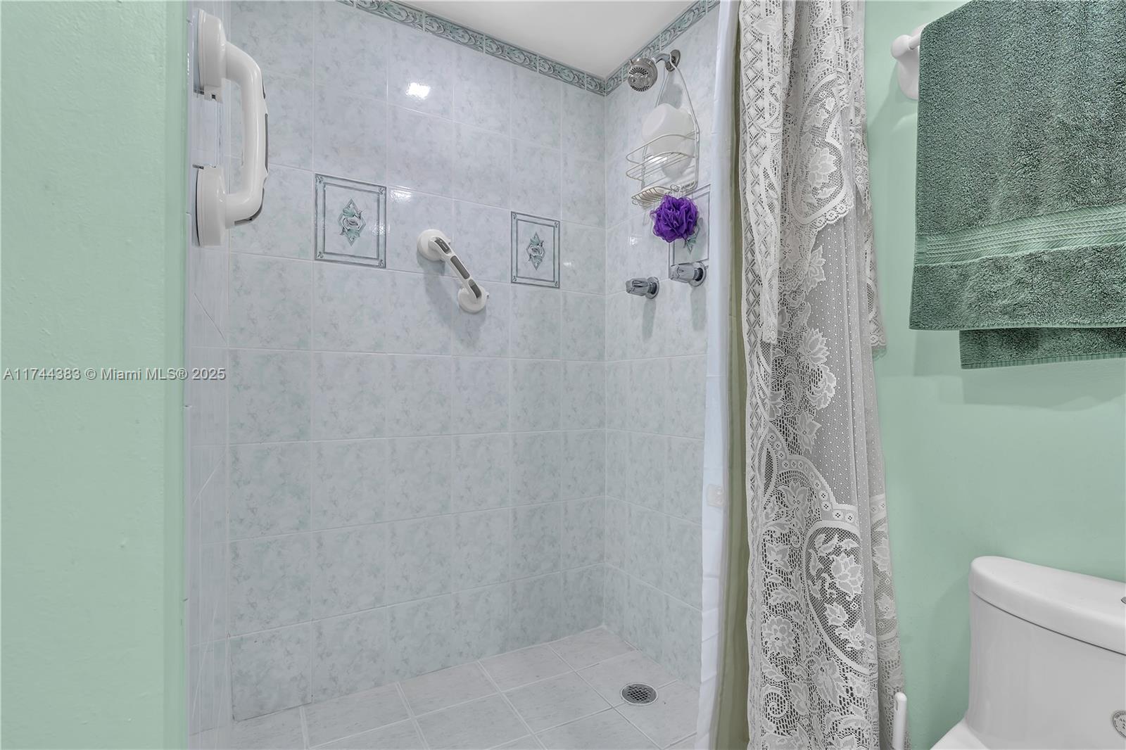 PLAZA OF WESTLAND CONDO - Residential