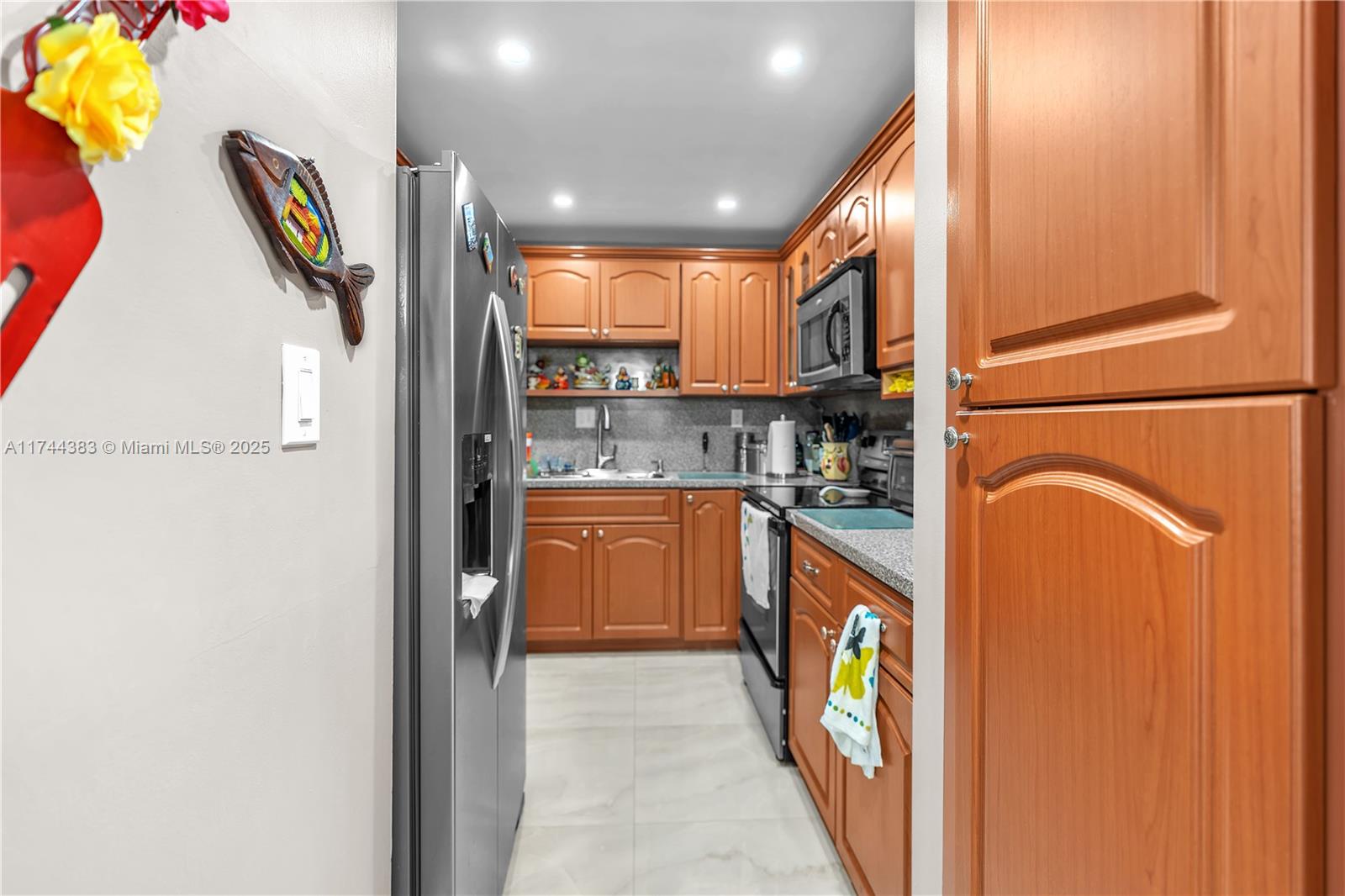 PLAZA OF WESTLAND CONDO - Residential