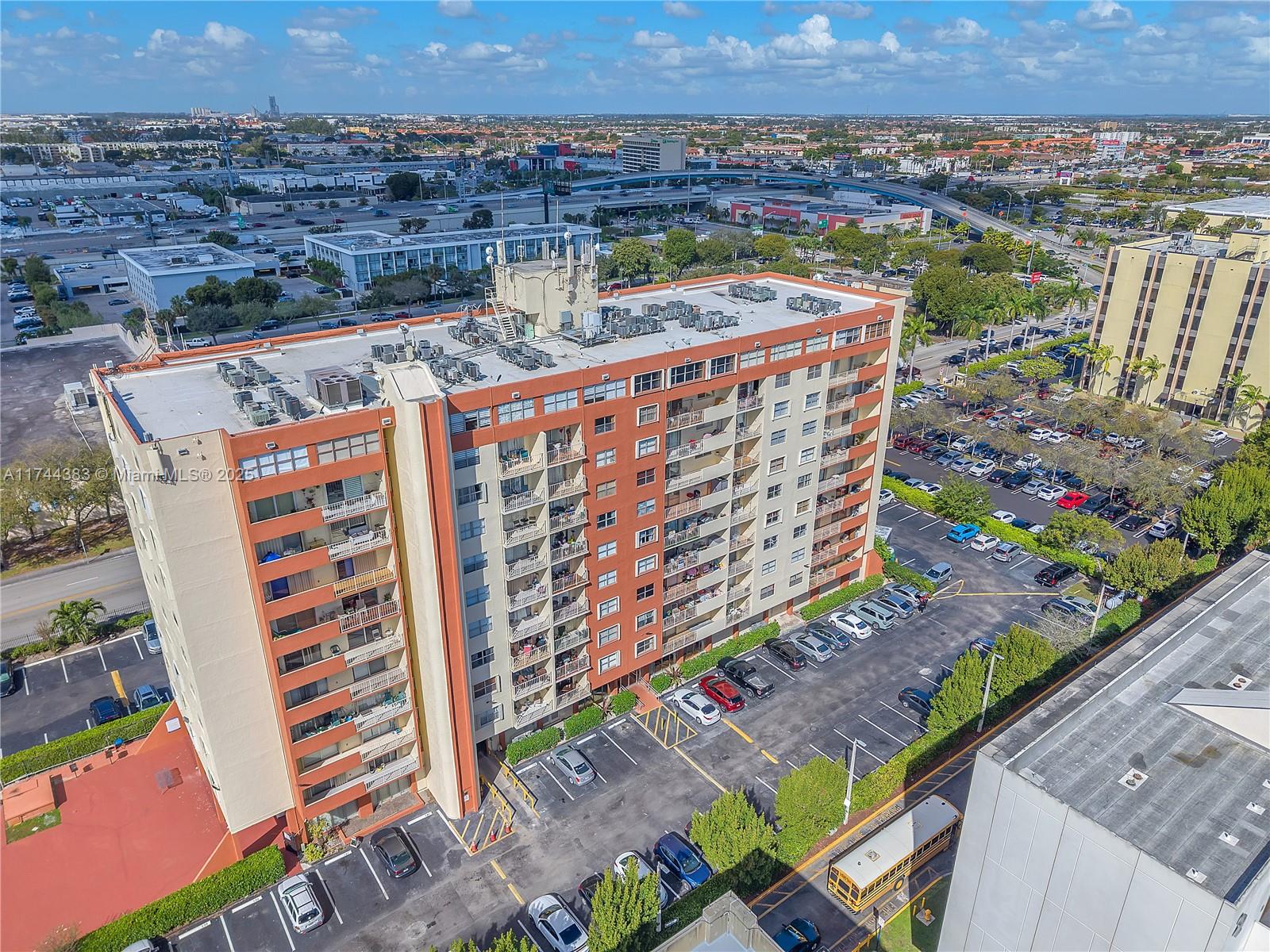 PLAZA OF WESTLAND CONDO - Residential
