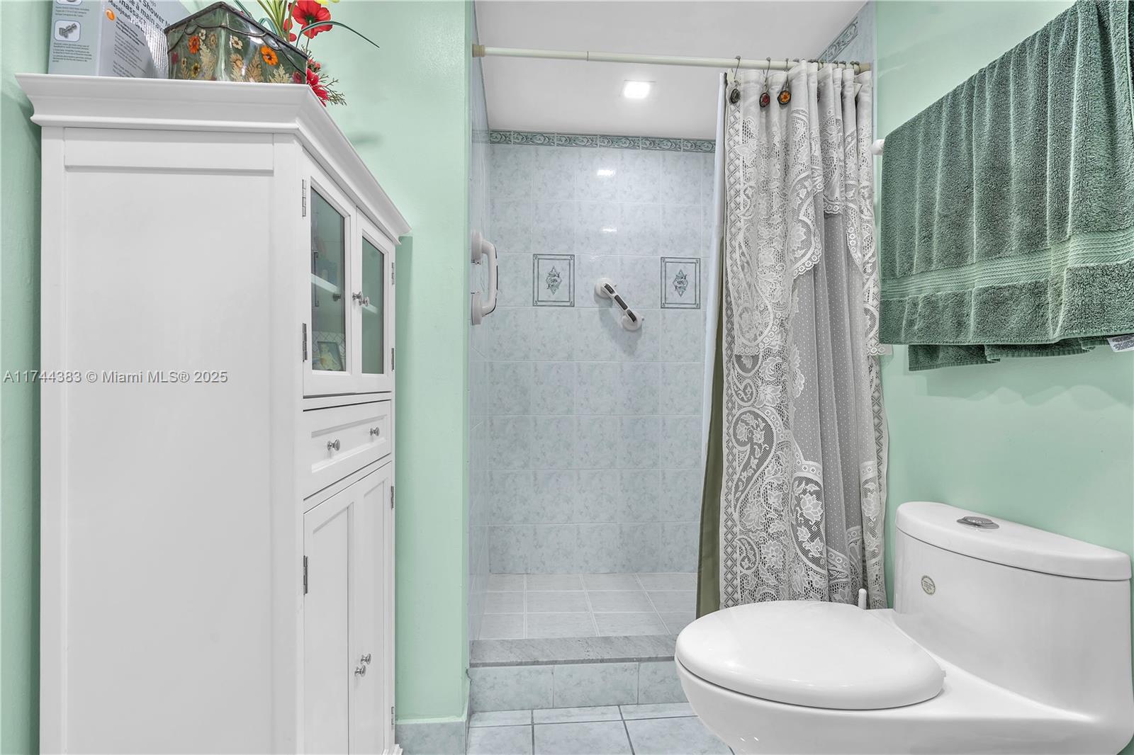 PLAZA OF WESTLAND CONDO - Residential