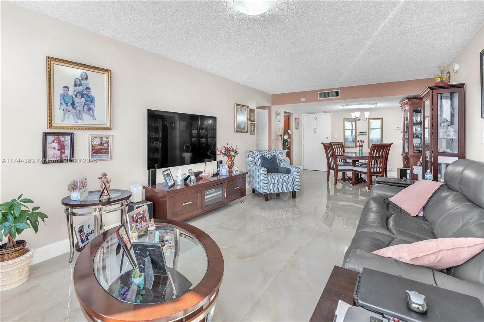 PLAZA OF WESTLAND CONDO - Residential