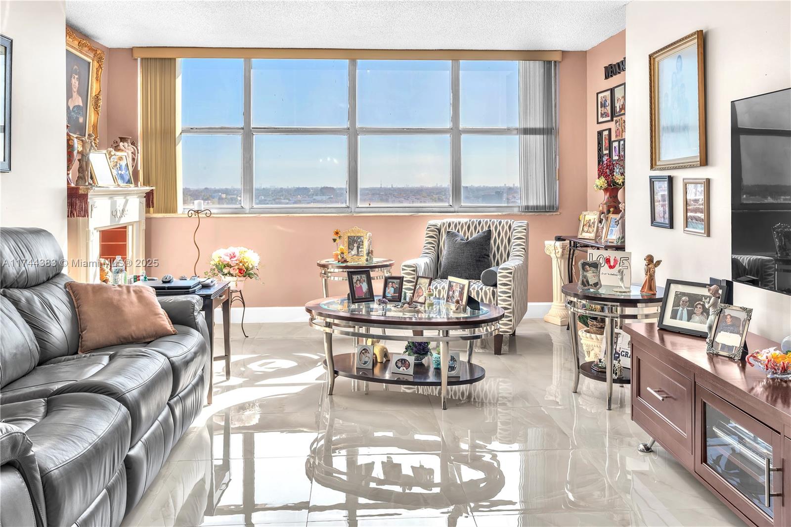 PLAZA OF WESTLAND CONDO - Residential