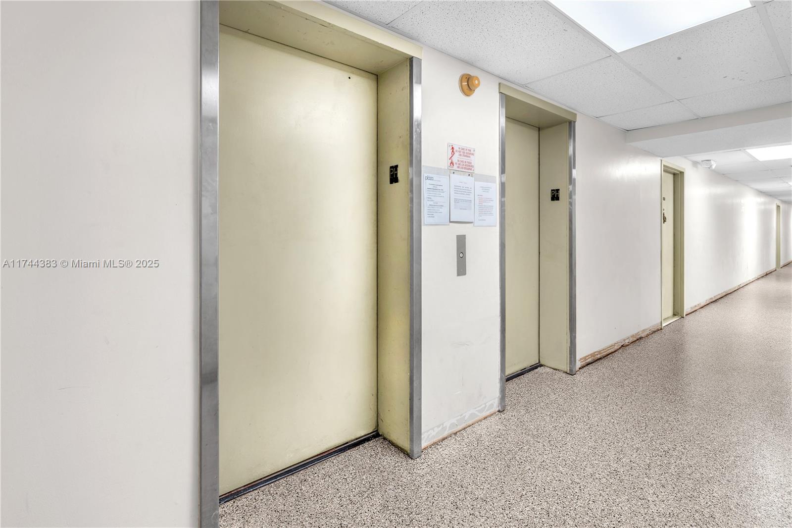 PLAZA OF WESTLAND CONDO - Residential