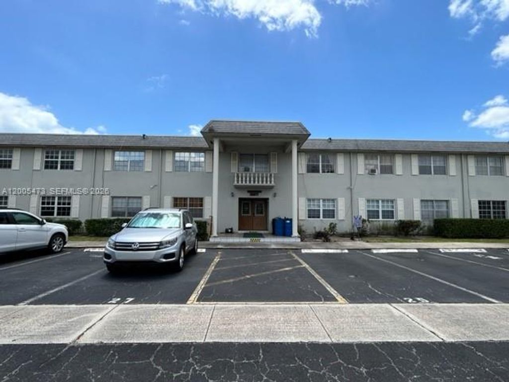 Photo of 1520 Mckinley St #206E, Hollywood, FL 33020 (MLS # A12005473)