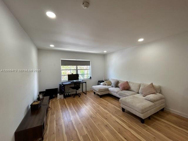 MAYFAIR APT CO-OP - Residential
